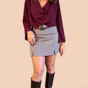 Blusa em Crepe com Decote Degagê – Vinho Cabernet